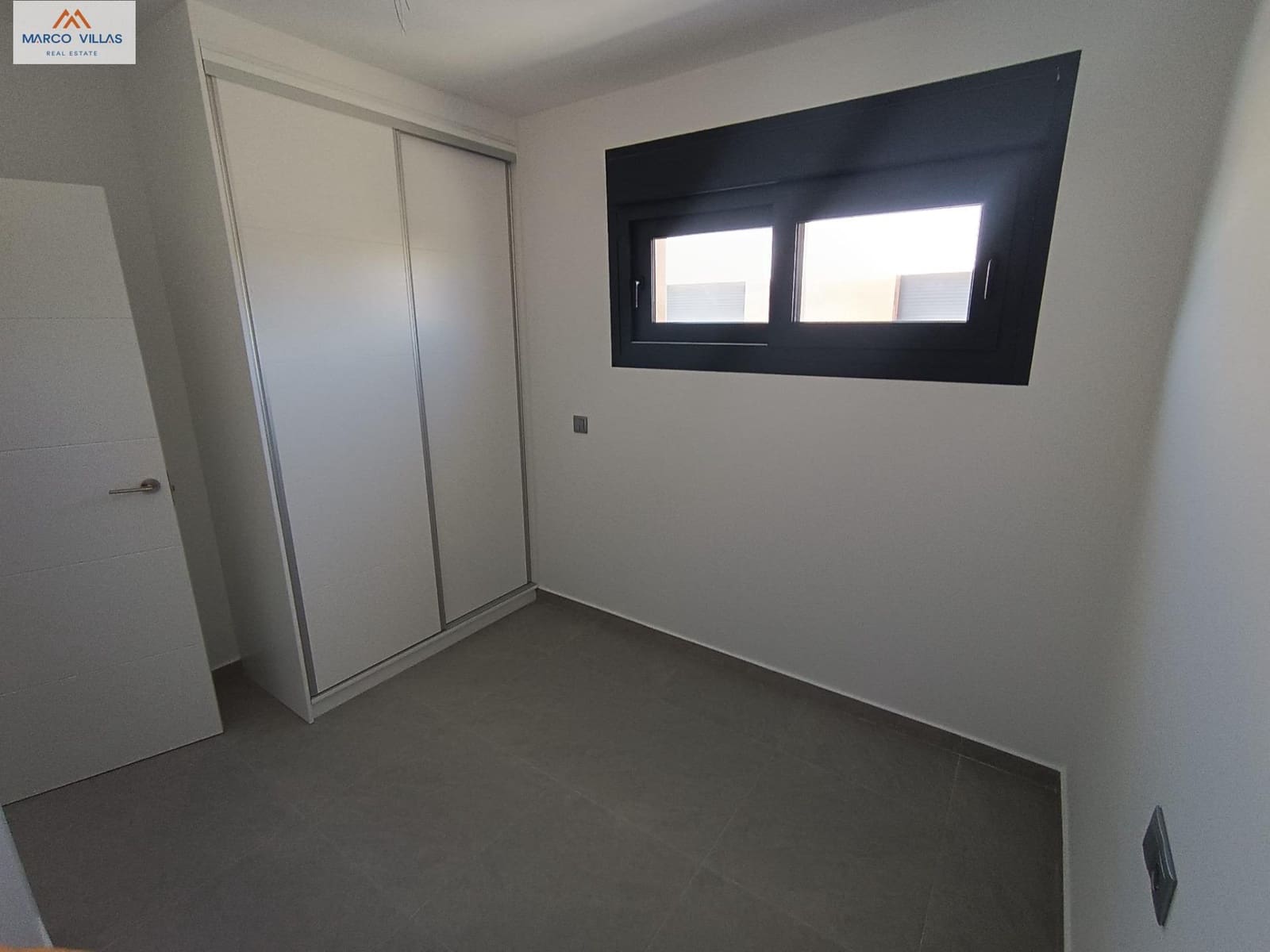 3 makuuhuone Huvila myytävänä paikassa Daya Nueva mukana uima-altaan - 290 000 € (Ref: 8741611)