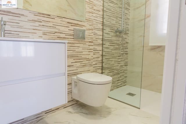 Chalet de 3 habitaciones en Orihuela Costa, Orihuela en venta con piscina - 370.000 € (Ref: 8813372)