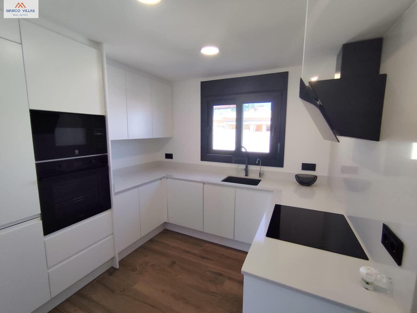 3 bedroom Villa for sale in Torrevieja with pool - € 550,000 (Ref: 8857143)