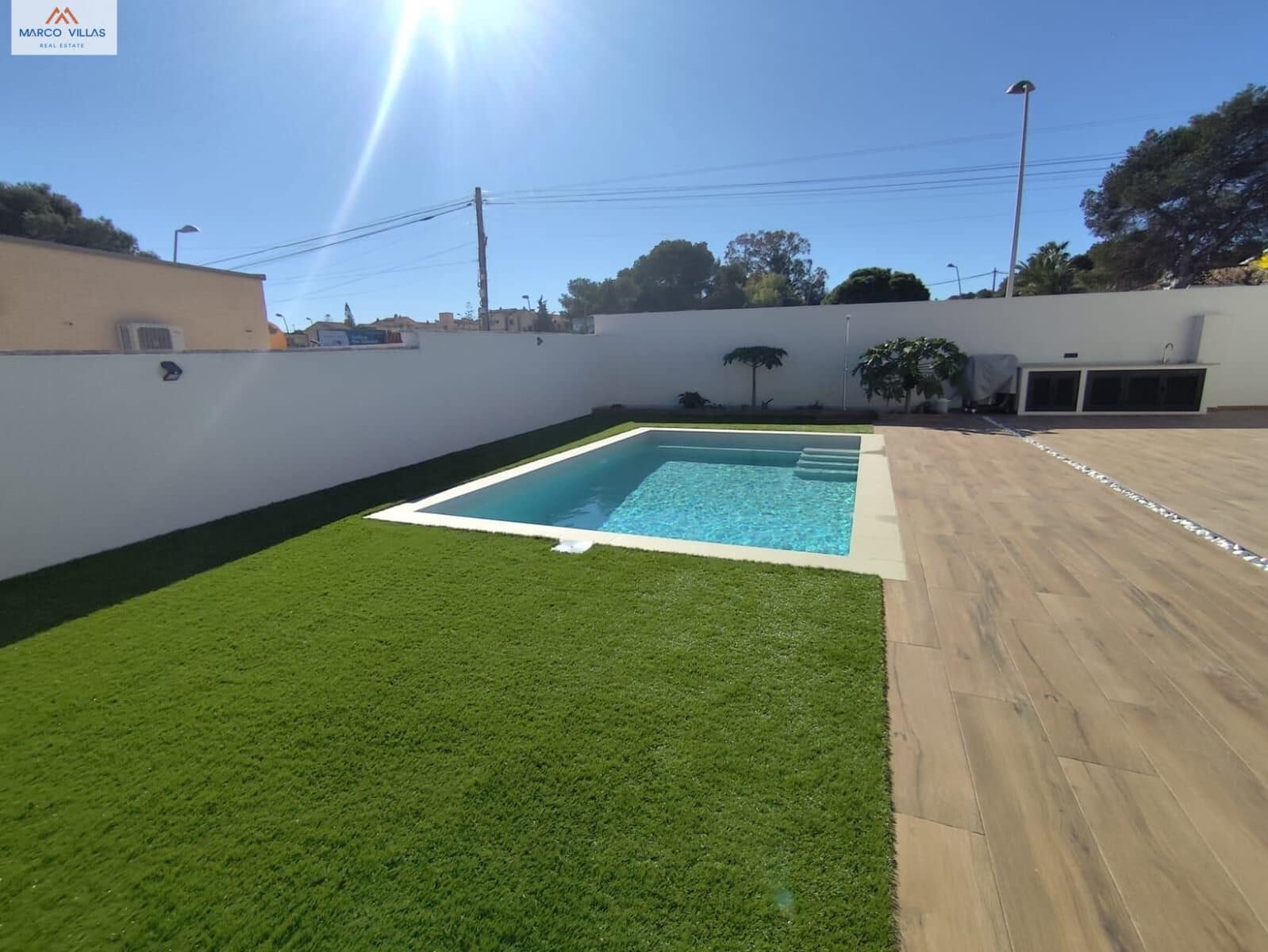 3 bedroom Villa for sale in Torrevieja with pool - € 550,000 (Ref: 8857143)