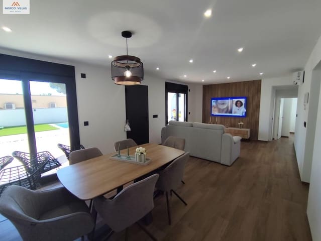 3 slaapkamer Villa te koop in Los Balcones - Los Altos, Torrevieja met zwembad - € 550.000 (Ref: 8857143)