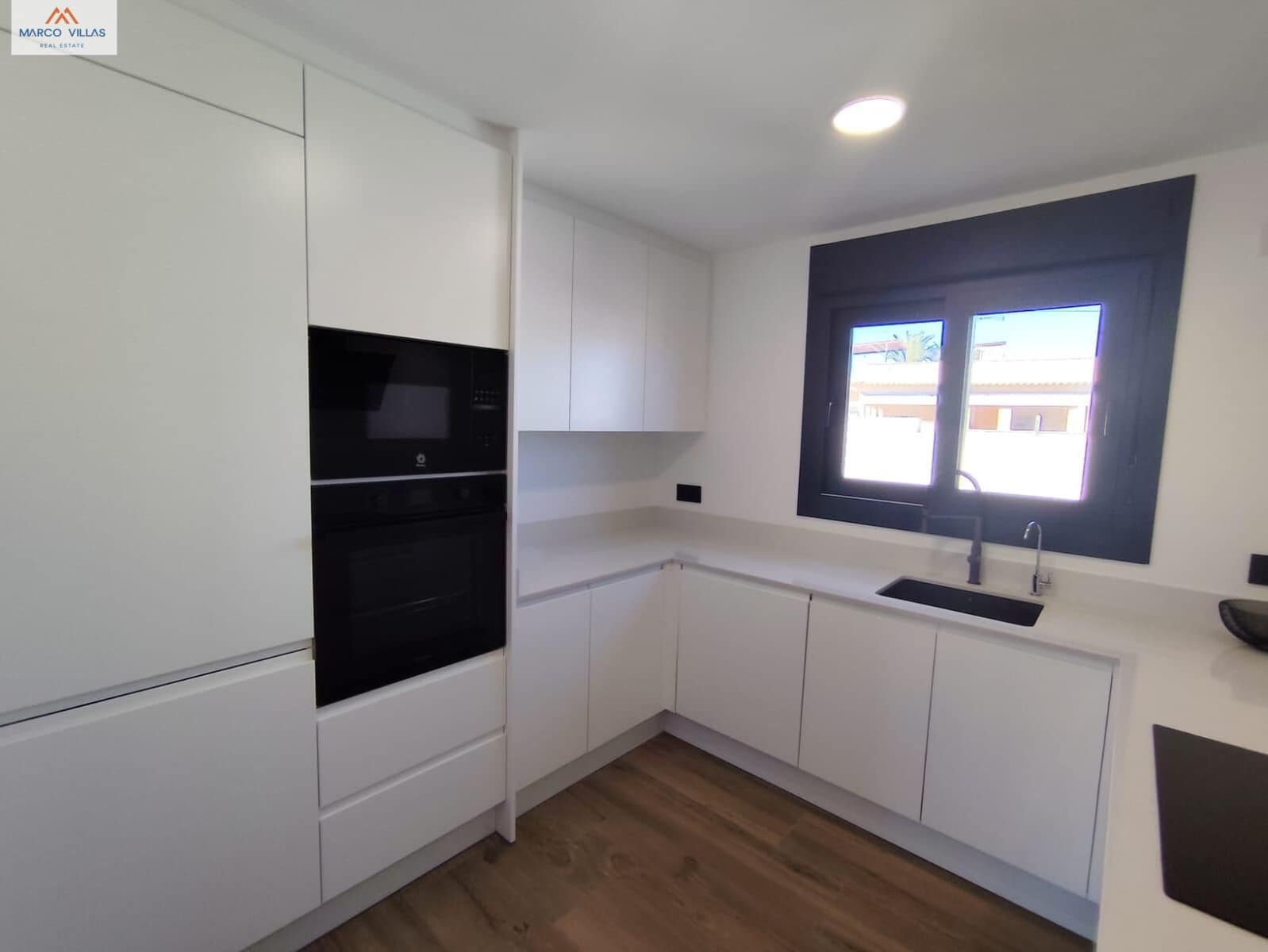 3 bedroom Villa for sale in Torrevieja with pool - € 550,000 (Ref: 8857143)