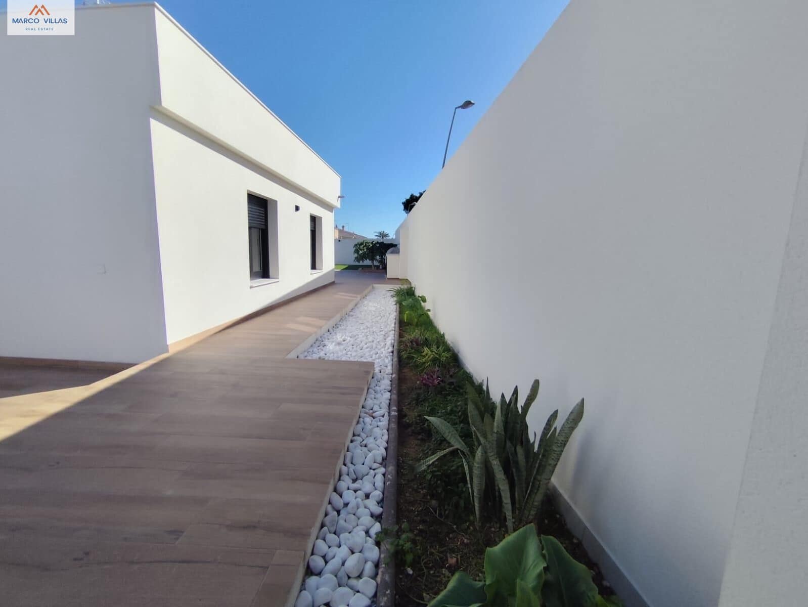 3 bedroom Villa for sale in Torrevieja with pool - € 550,000 (Ref: 8857143)