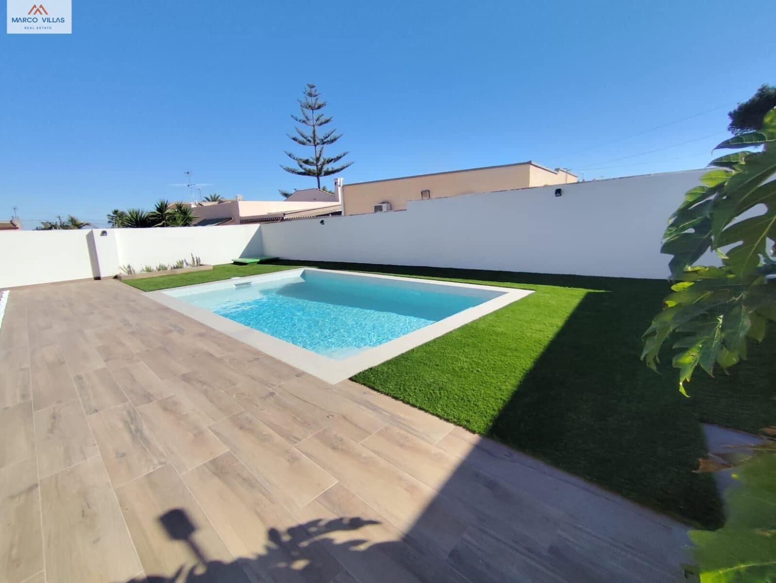 3 bedroom Villa for sale in Torrevieja with pool - € 550,000 (Ref: 8857143)