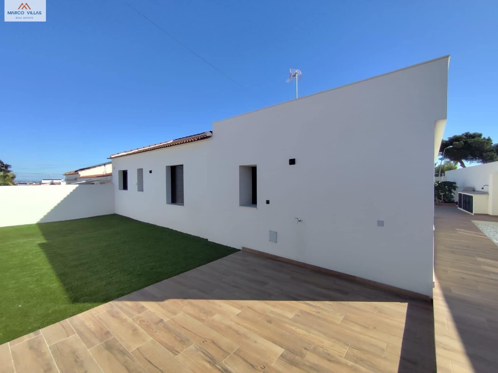 3 bedroom Villa for sale in Torrevieja with pool - € 550,000 (Ref: 8857143)
