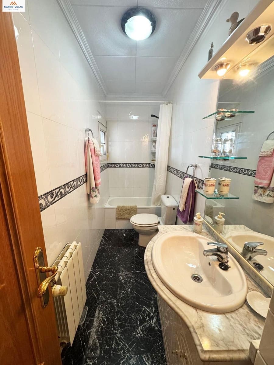 6 Zimmer Villa zu verkaufen in San Fulgencio mit Garage - 299.000 € (Ref: 8869783)