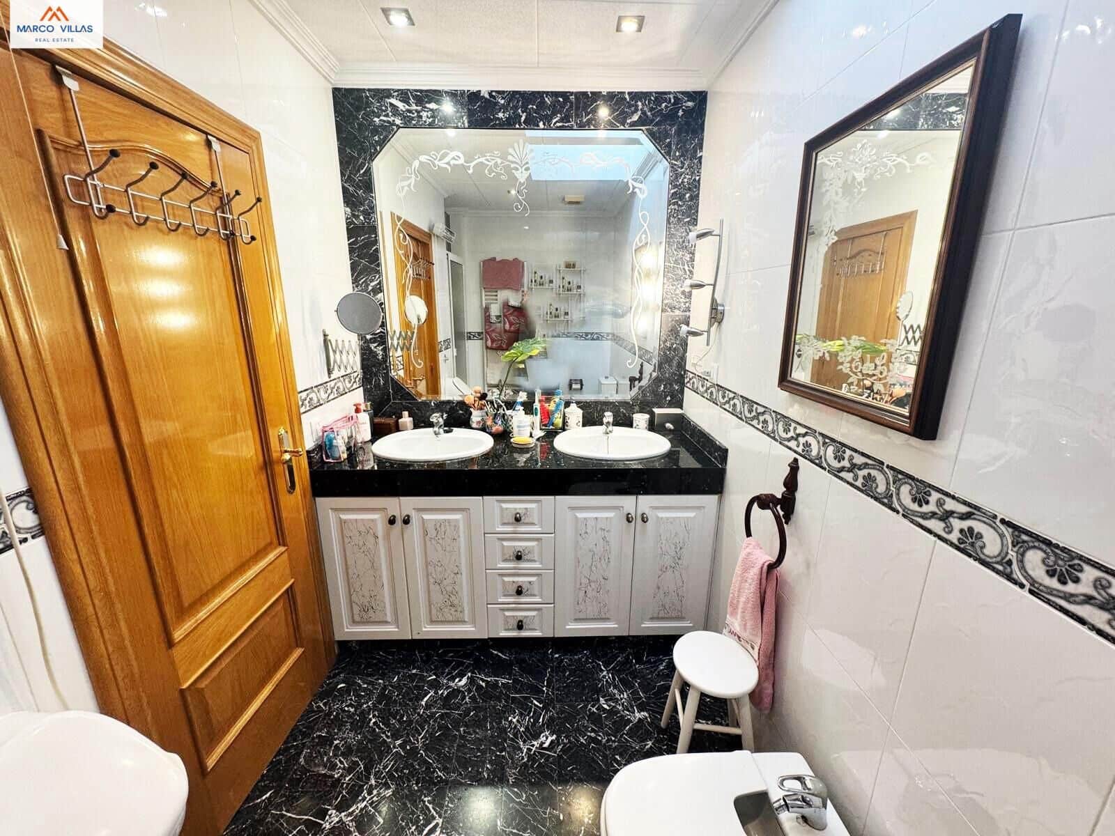 6 Zimmer Villa zu verkaufen in San Fulgencio mit Garage - 299.000 € (Ref: 8869783)