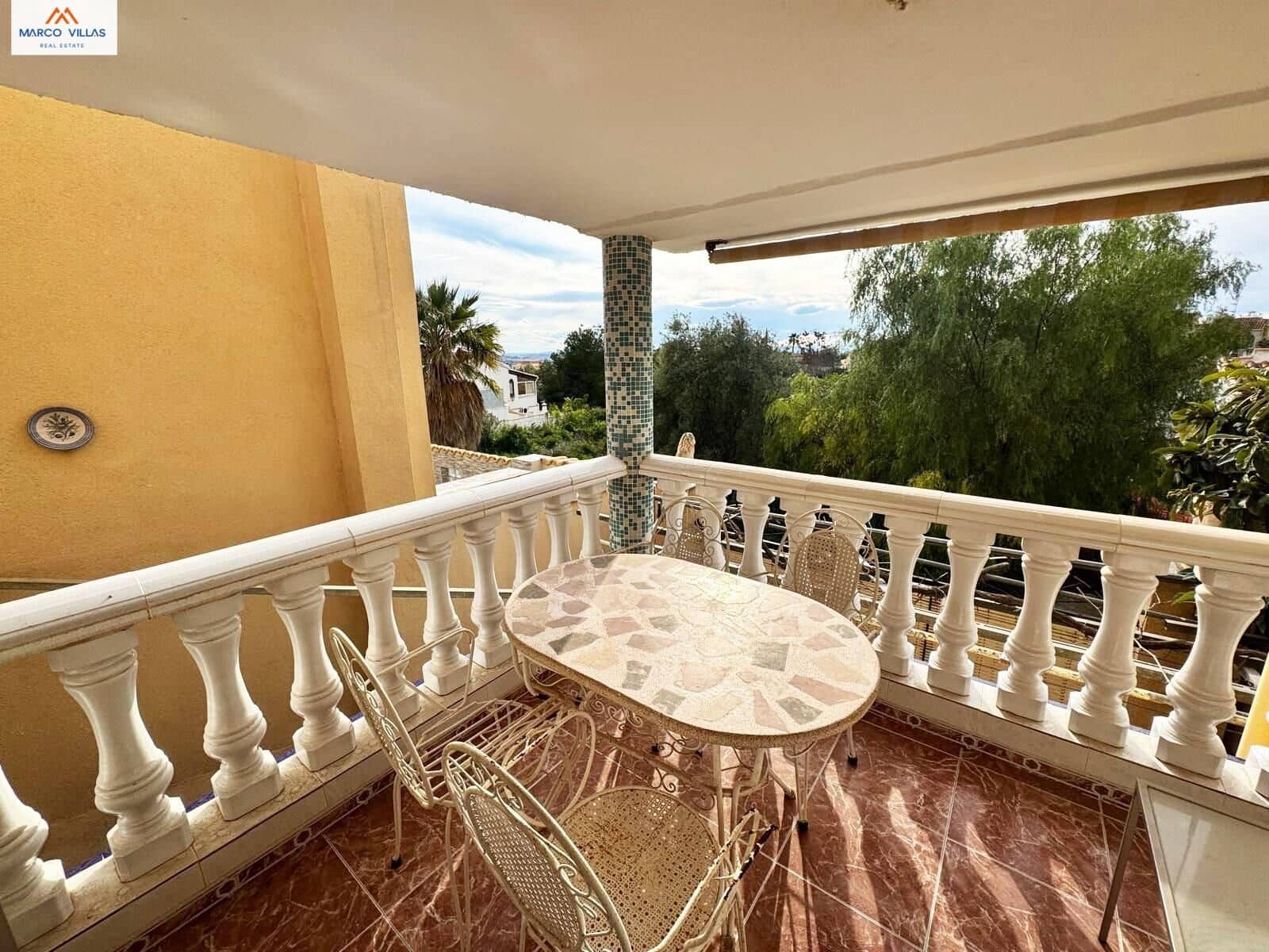 6 Zimmer Villa zu verkaufen in San Fulgencio mit Garage - 299.000 € (Ref: 8869783)