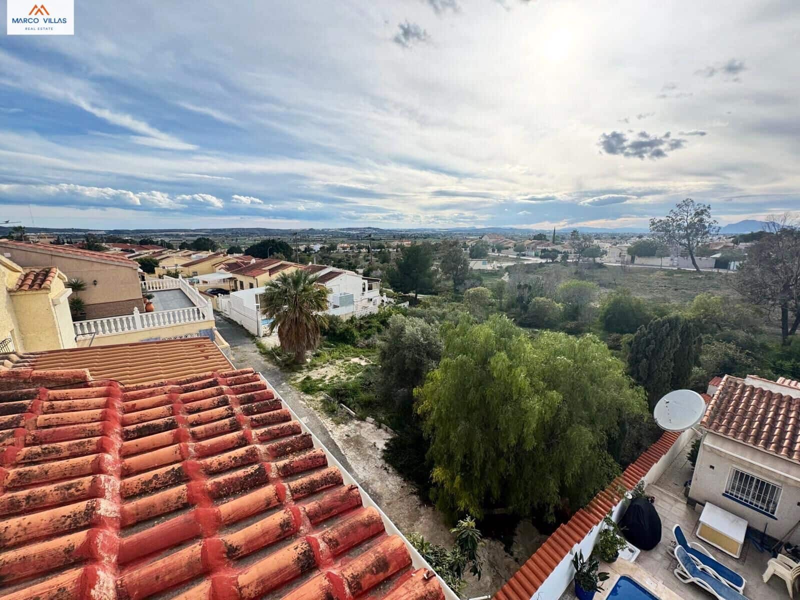 6 Zimmer Villa zu verkaufen in San Fulgencio mit Garage - 299.000 € (Ref: 8869783)