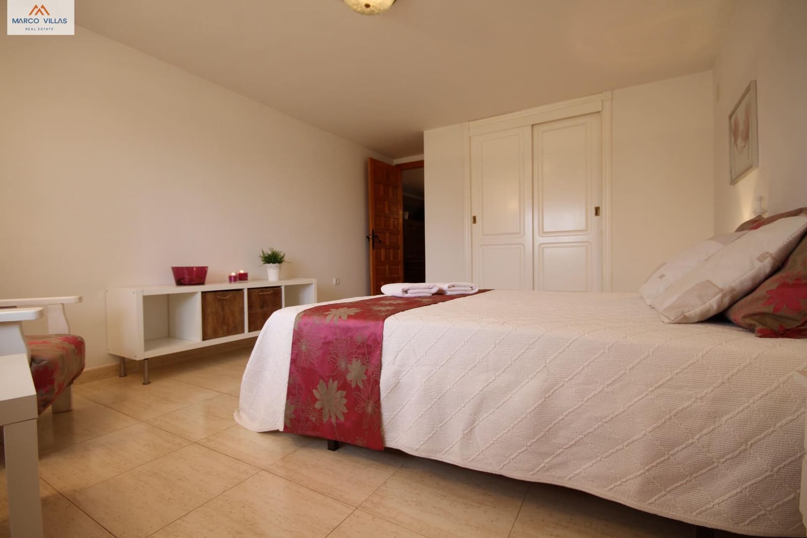 6 Zimmer Villa zu verkaufen in San Fulgencio mit Garage - 299.000 € (Ref: 8869783)