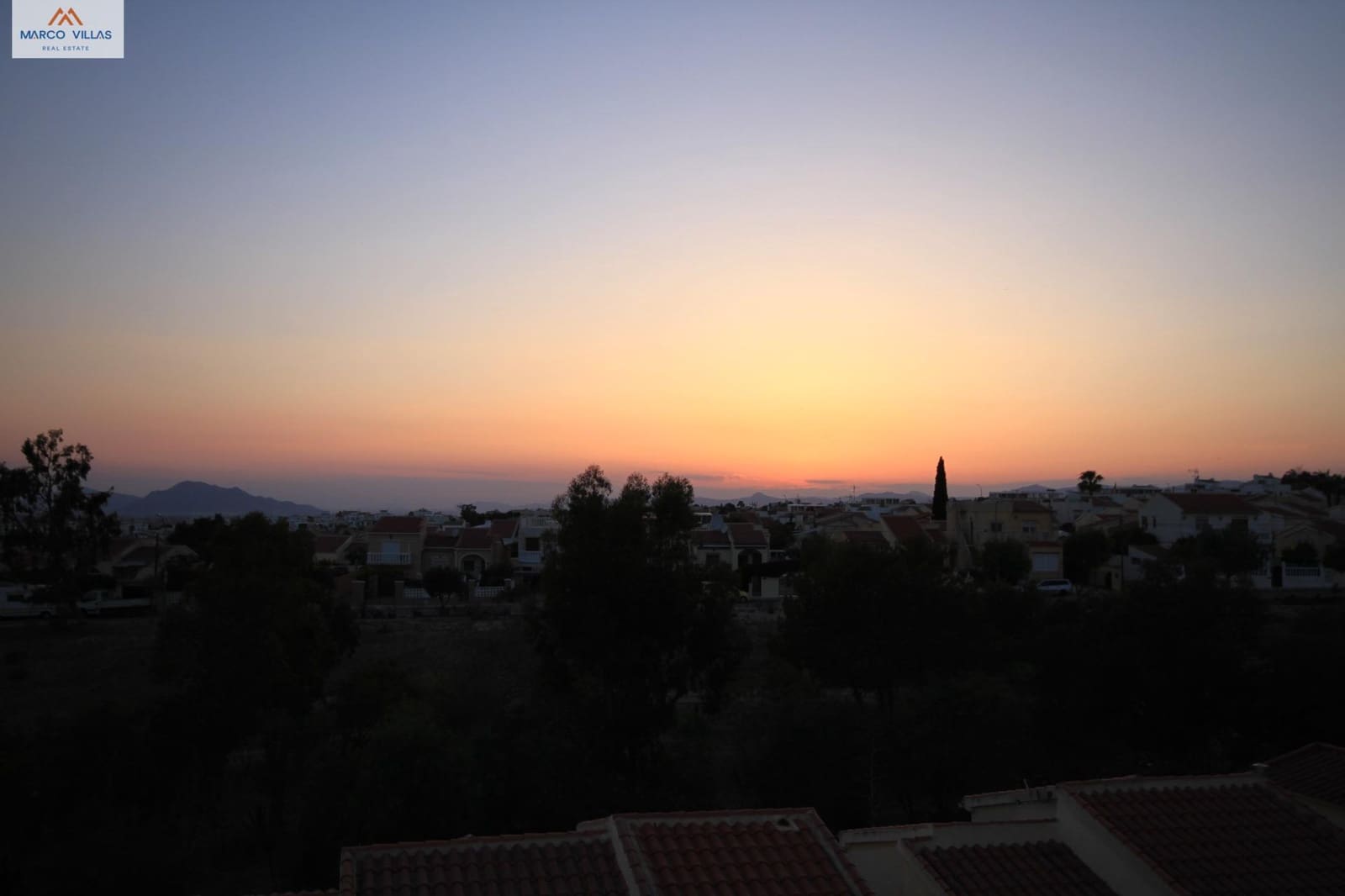 6 Zimmer Villa zu verkaufen in San Fulgencio mit Garage - 299.000 € (Ref: 8869783)