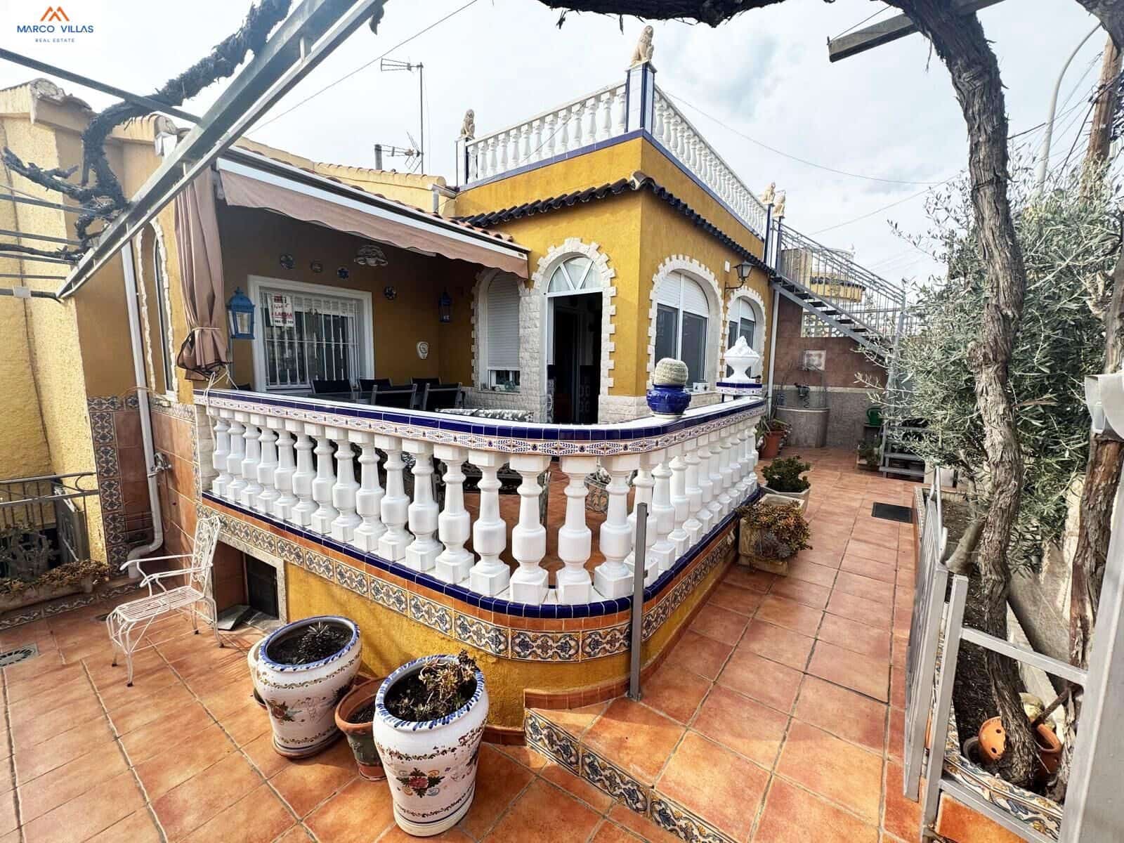 6 Zimmer Villa zu verkaufen in San Fulgencio mit Garage - 299.000 € (Ref: 8869783)