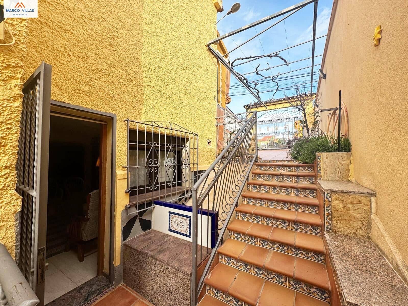 6 Zimmer Villa zu verkaufen in San Fulgencio mit Garage - 299.000 € (Ref: 8869783)