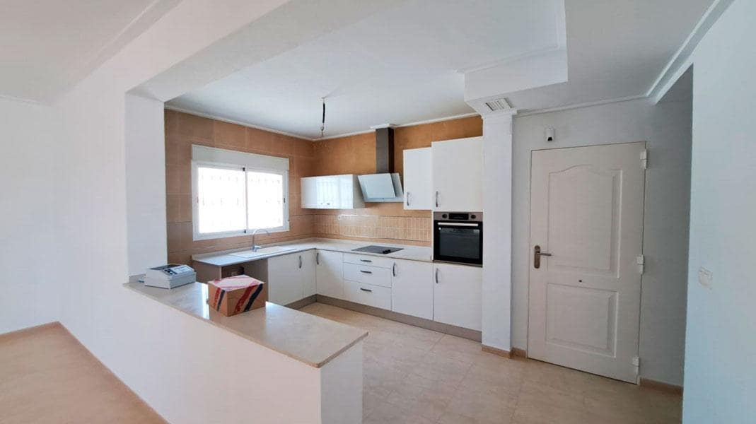 3 soveværelse Villa til salg i Catral med swimmingpool garage - € 375.000 (Ref: 8874713)