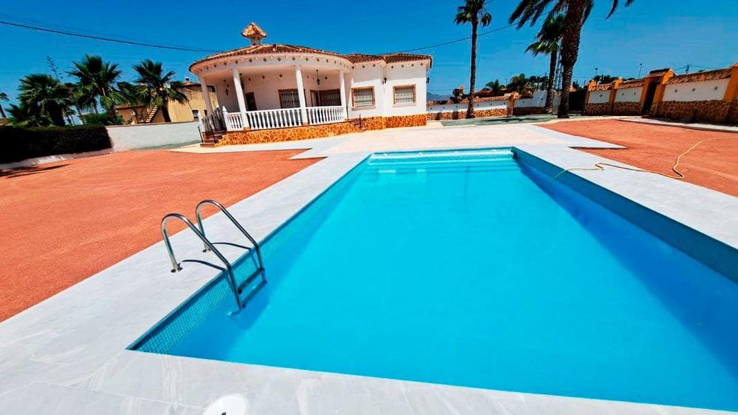 3 soveværelse Villa til salg i Catral med swimmingpool garage - € 375.000 (Ref: 8874713)