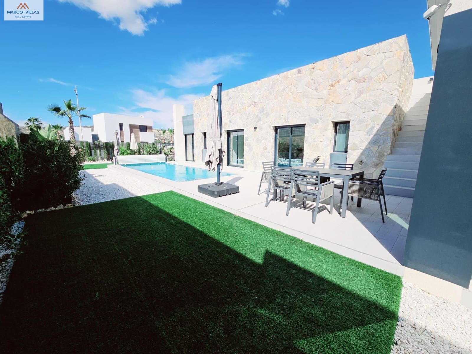 3 makuuhuone Huvila myytävänä paikassa Algorfa mukana uima-altaan - 560 000 € (Ref: 8907762)