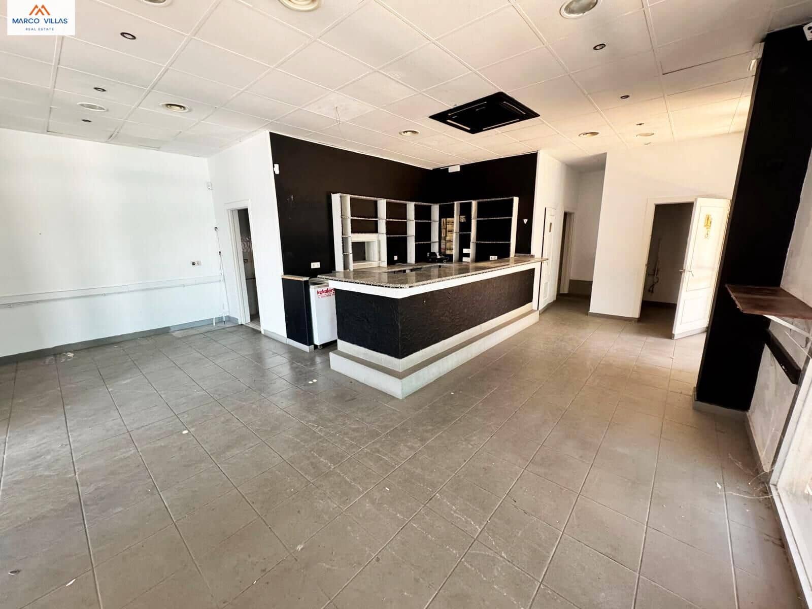 Commercial for sale in San Fulgencio - € 190,000 (Ref: 8954337)