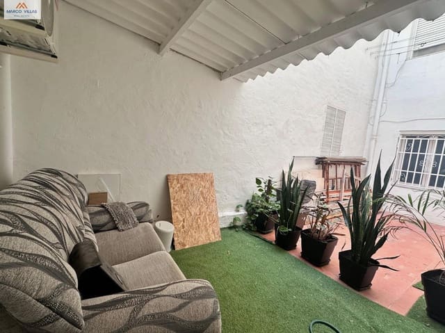 Comercial para venda em Guardamar del Segura - 100 000 € (Ref: 9001605)