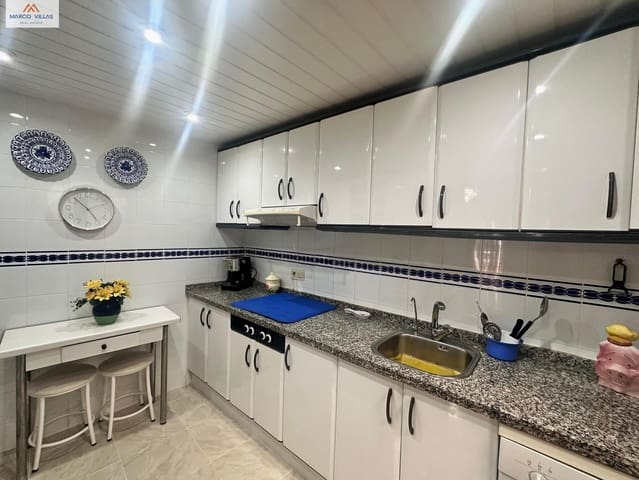 4 slaapkamer Villa te koop in Guardamar del Segura met zwembad garage - € 435.000 (Ref: 9003639)