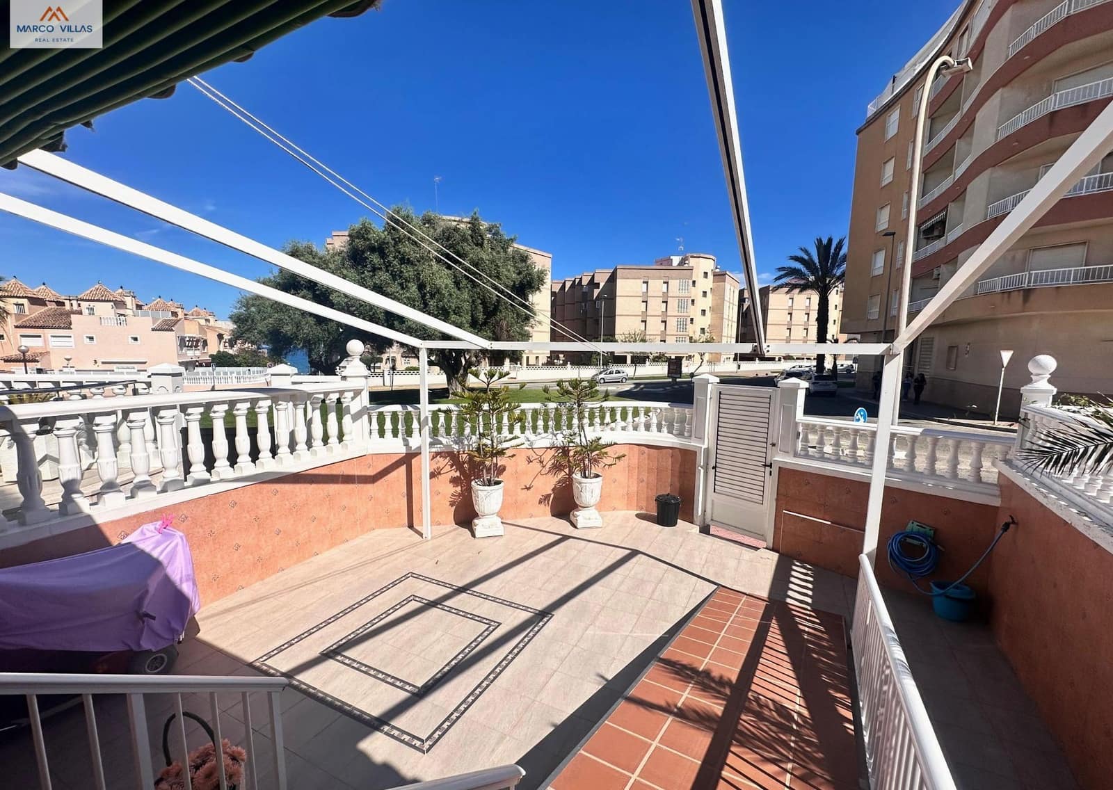 4 soveværelse Villa til salg i Guardamar del Segura med swimmingpool garage - € 435.000 (Ref: 9003639)