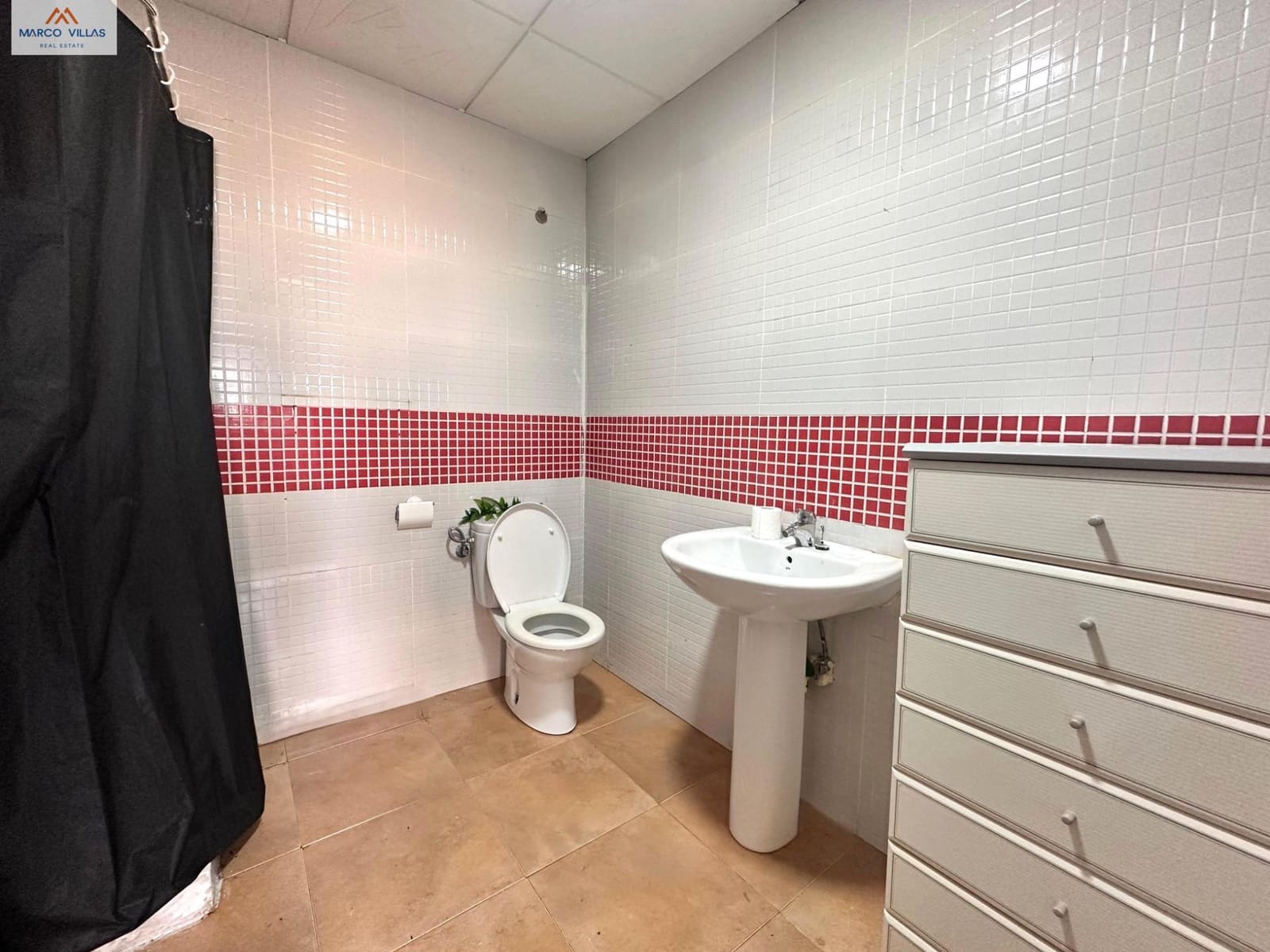 Commercieel te koop in Guardamar del Segura - € 225.000 (Ref: 9048729)