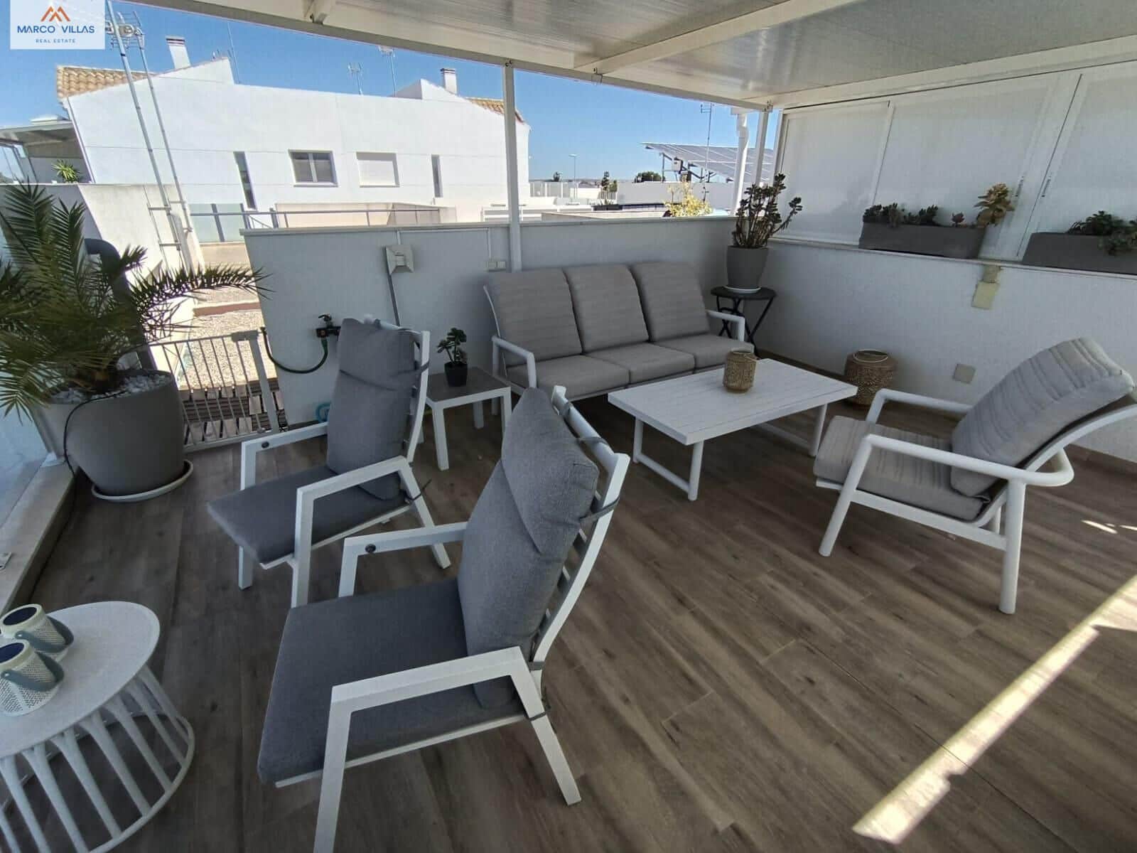 2 soveværelse Bungalow til salg i Daya Nueva med swimmingpool - € 373.200 (Ref: 9147061)