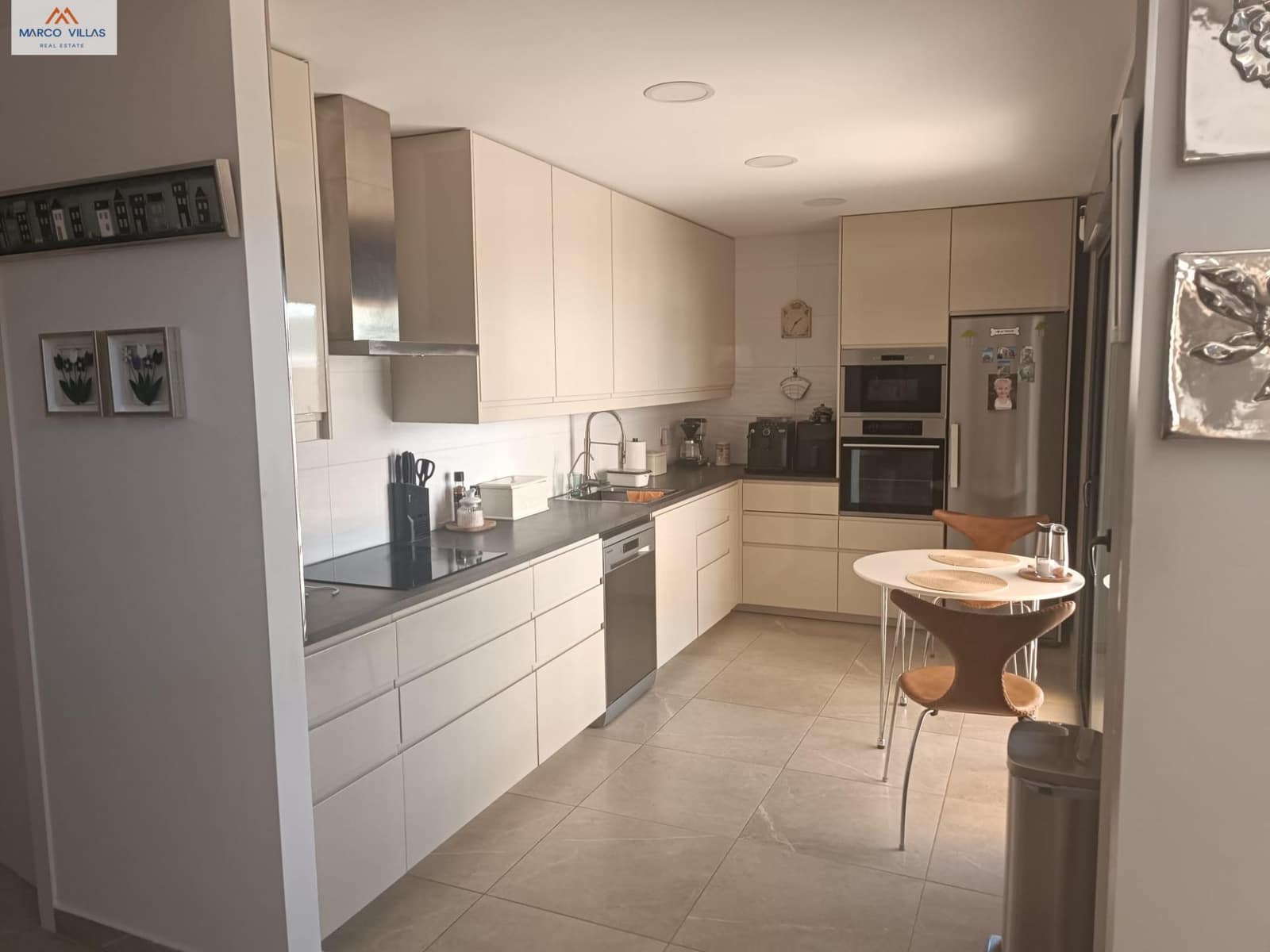 2 soveværelse Bungalow til salg i Daya Nueva med swimmingpool - € 373.200 (Ref: 9147061)