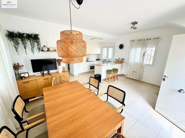 4 bedroom Villa for sale in San Fulgencio with pool - € 265,000 (Ref: 9160970)