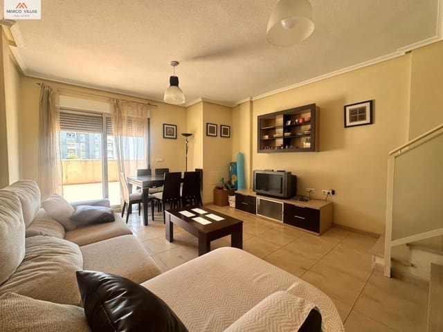 3 makuuhuone Rivitalo myytävänä paikassa Los Secanos, Guardamar del Segura mukana uima-altaan 
autotalli - 219 000 € (Ref: 9176431)