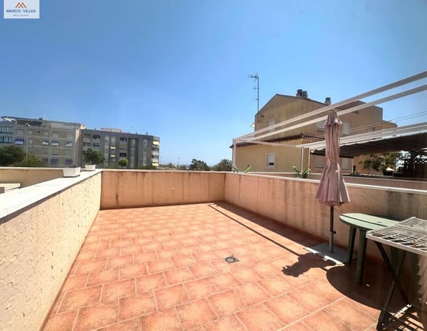 3 makuuhuone Rivitalo myytävänä paikassa Los Secanos, Guardamar del Segura mukana uima-altaan 
autotalli - 219 000 € (Ref: 9176431)