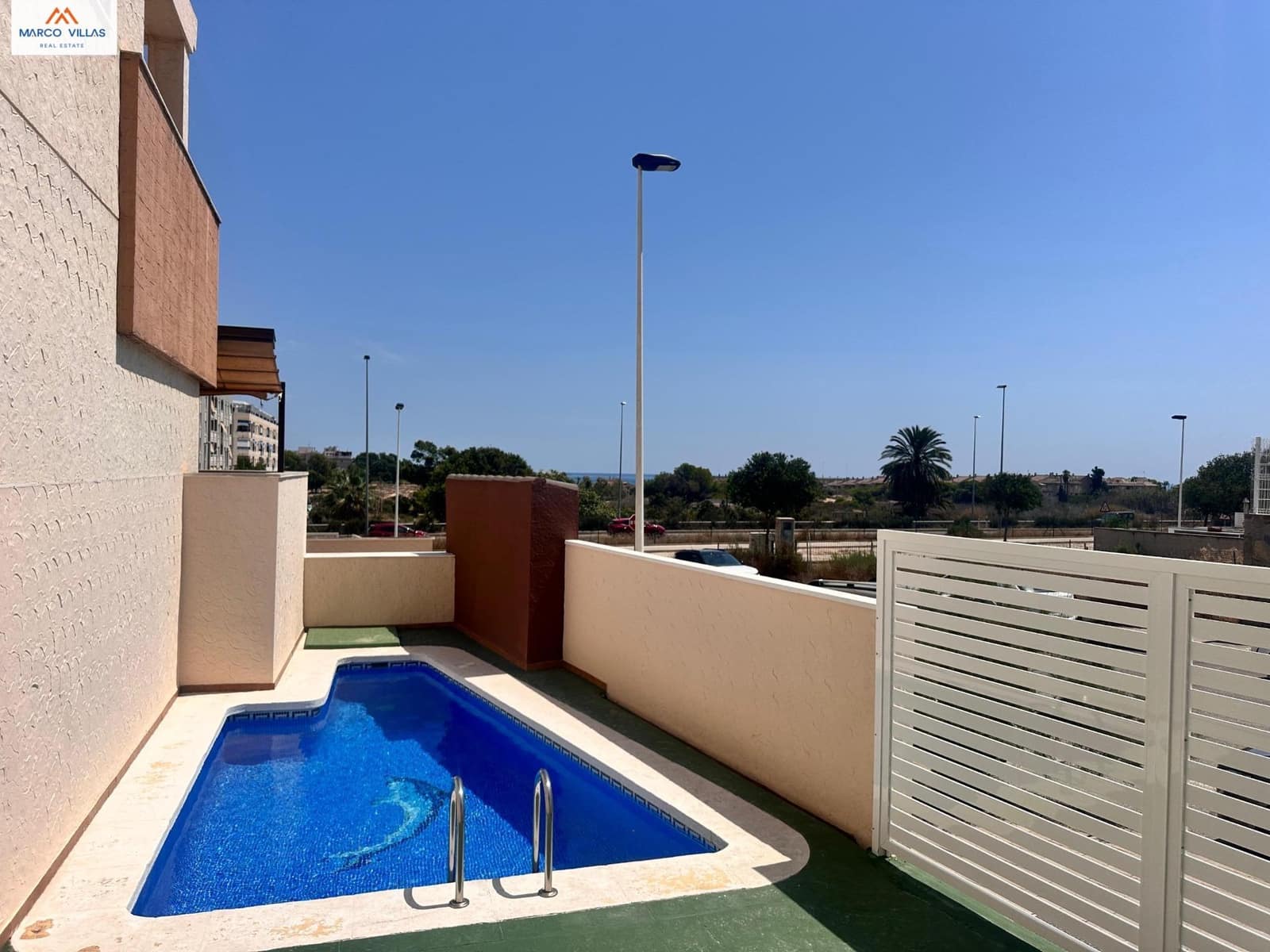 3 chambre Villa/Maison Mitoyenne à vendre à Guardamar del Segura avec piscine garage - 245 000 € (Ref: 9176431)