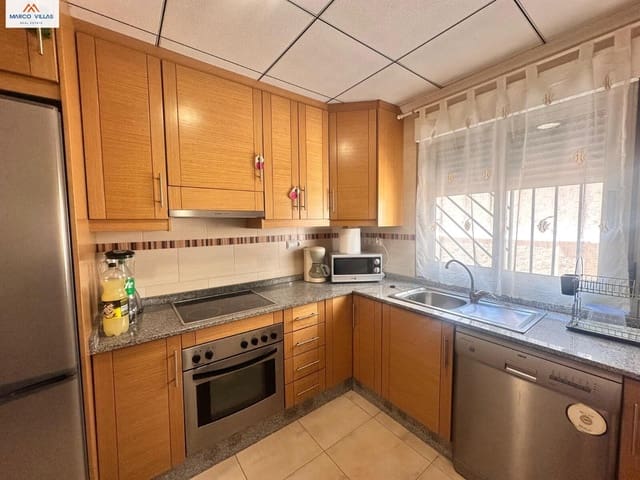 3 sypialnia Dom szeregowy na sprzedaż w Los Secanos, Guardamar del Segura z basenem garażem - 245 000 € (Ref: 9176431)