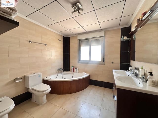 3 sypialnia Dom szeregowy na sprzedaż w Los Secanos, Guardamar del Segura z basenem garażem - 245 000 € (Ref: 9176431)