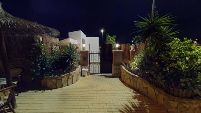 Commercial for sale in San Fulgencio - € 250,000 (Ref: 9206787)