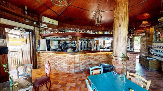 Commercial for sale in San Fulgencio - € 250,000 (Ref: 9206787)