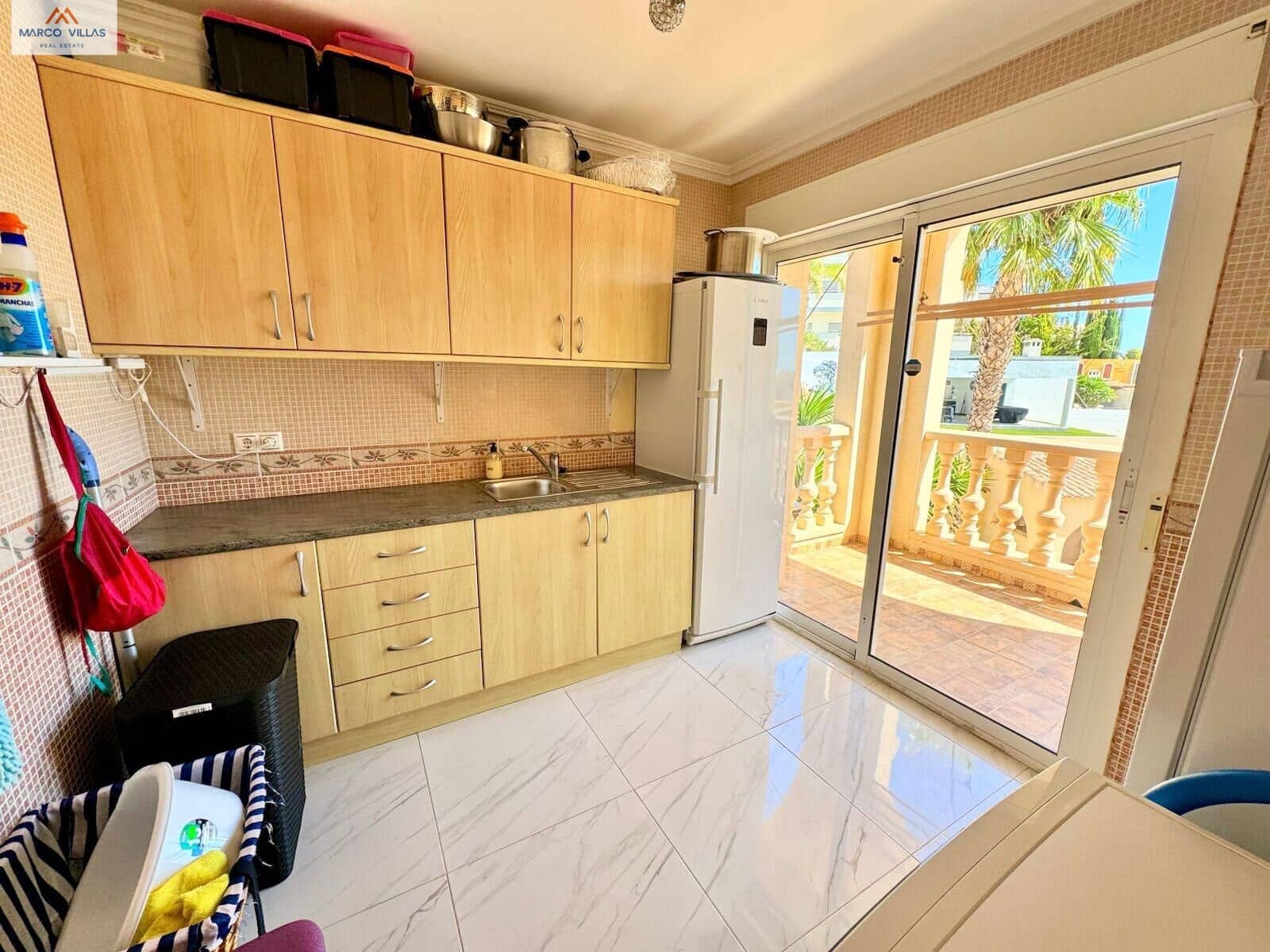 8 Zimmer Villa zu verkaufen in San Fulgencio mit Pool Garage - 950.000 € (Ref: 9236889)