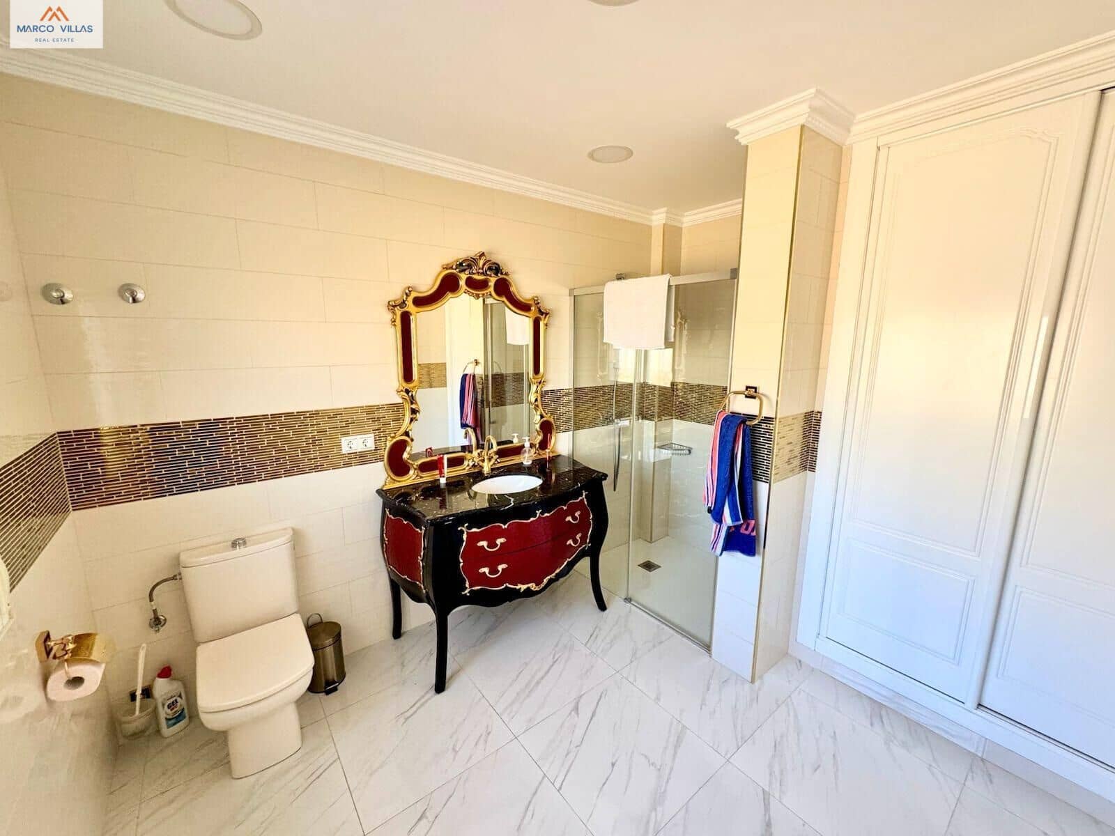 8 Zimmer Villa zu verkaufen in San Fulgencio mit Pool Garage - 950.000 € (Ref: 9236889)