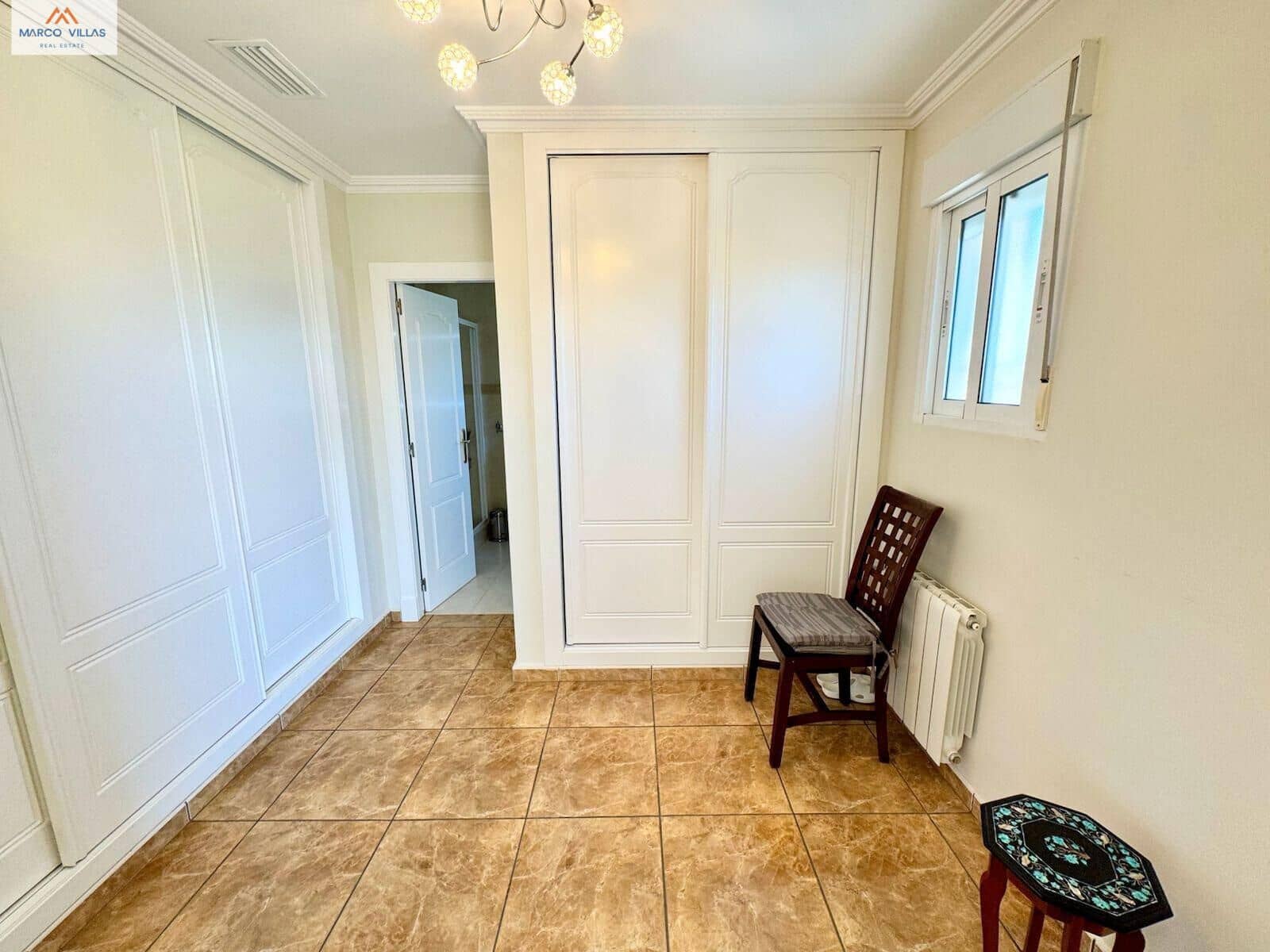 8 Zimmer Villa zu verkaufen in San Fulgencio mit Pool Garage - 950.000 € (Ref: 9236889)