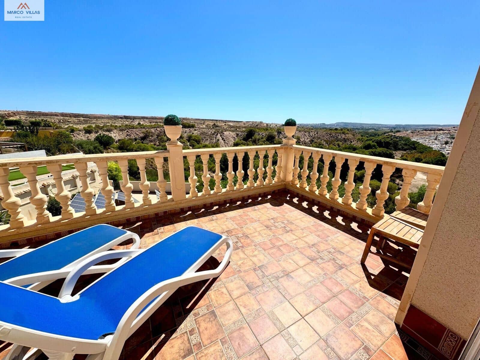 8 Zimmer Villa zu verkaufen in San Fulgencio mit Pool Garage - 950.000 € (Ref: 9236889)