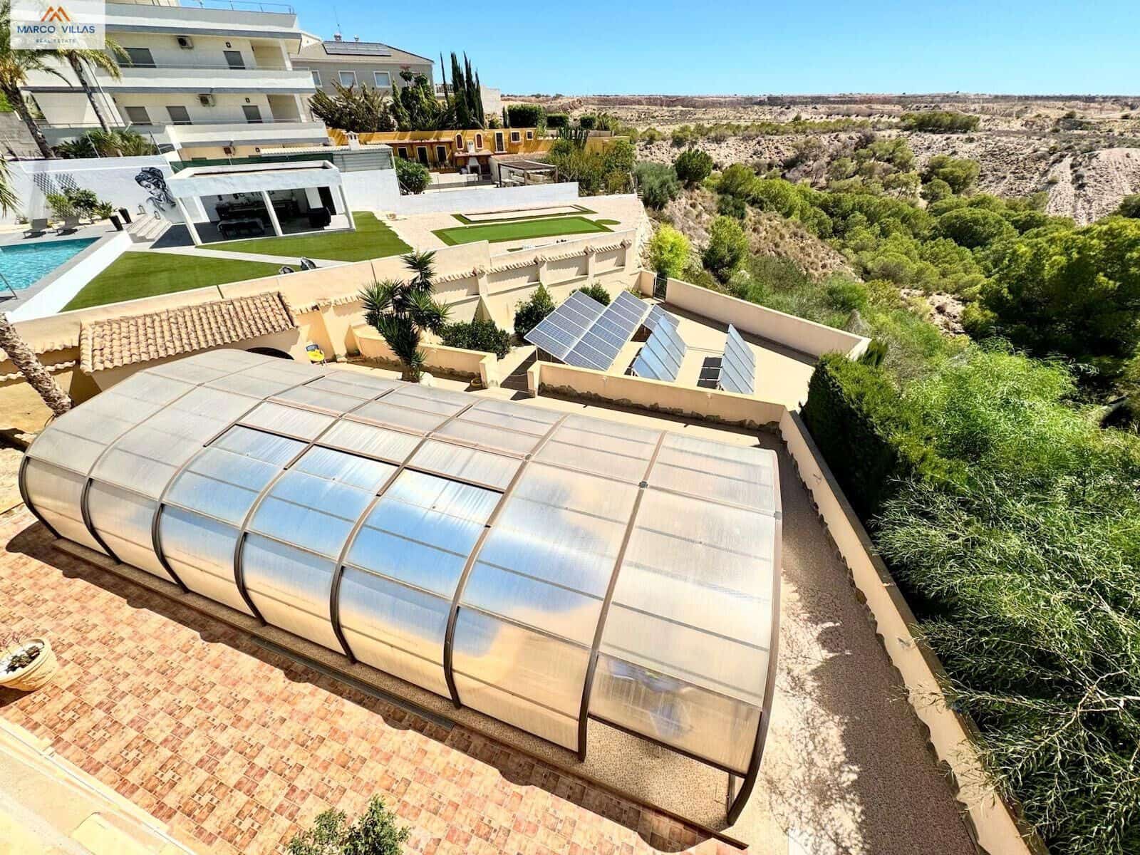 8 Zimmer Villa zu verkaufen in San Fulgencio mit Pool Garage - 950.000 € (Ref: 9236889)