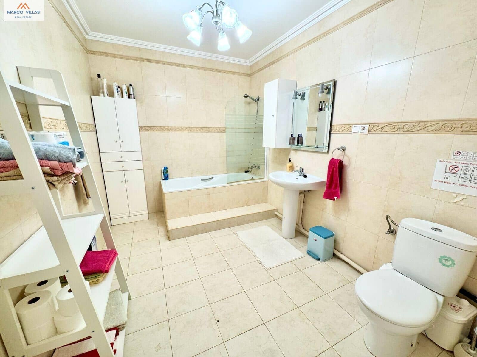 8 Zimmer Villa zu verkaufen in San Fulgencio mit Pool Garage - 950.000 € (Ref: 9236889)