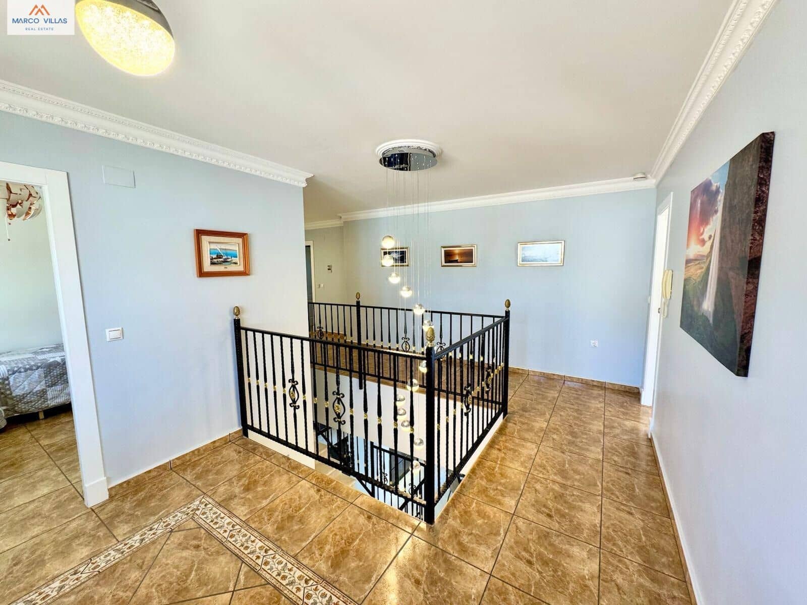 8 Zimmer Villa zu verkaufen in San Fulgencio mit Pool Garage - 950.000 € (Ref: 9236889)