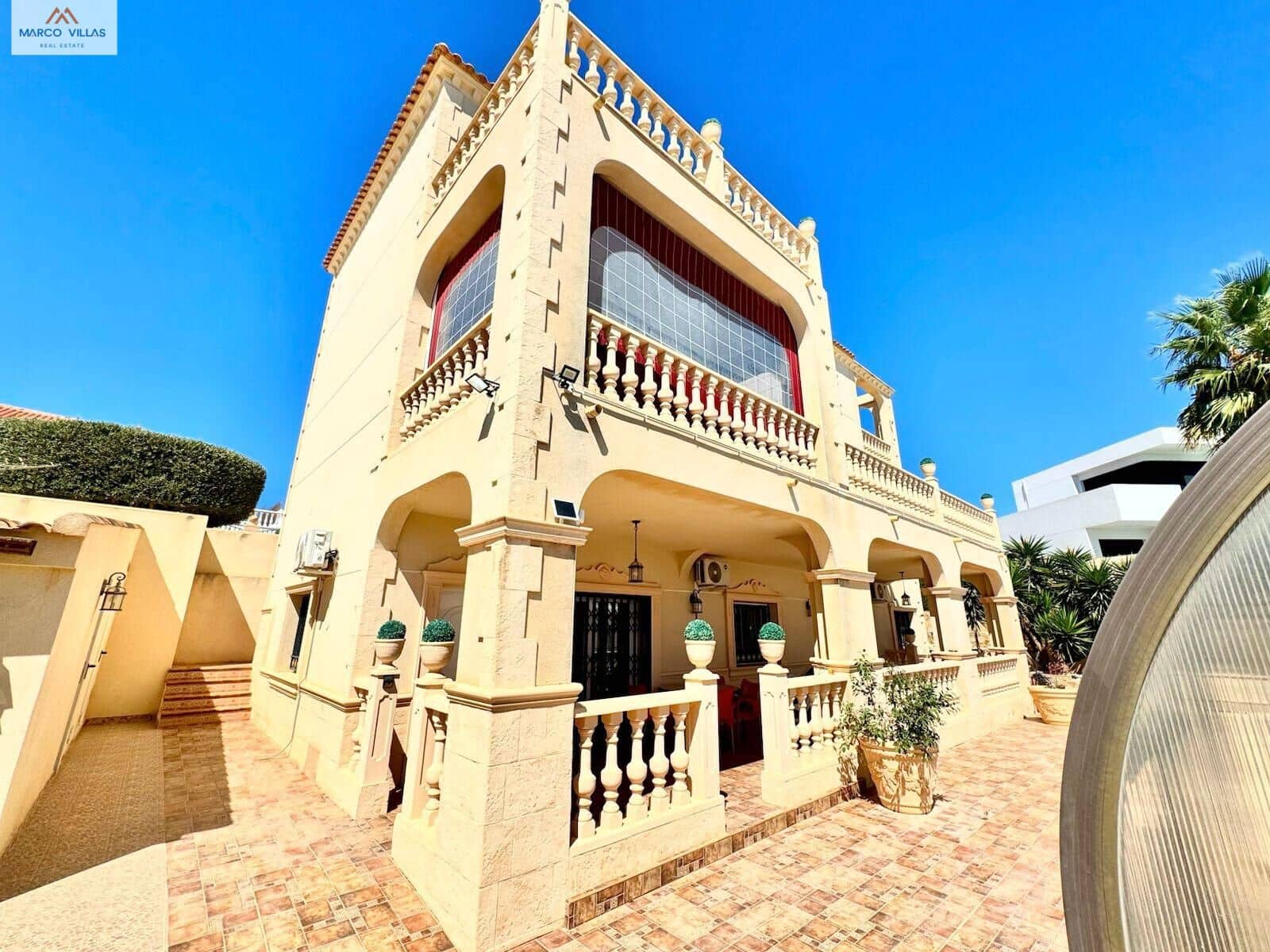 8 Zimmer Villa zu verkaufen in San Fulgencio mit Pool Garage - 950.000 € (Ref: 9236889)