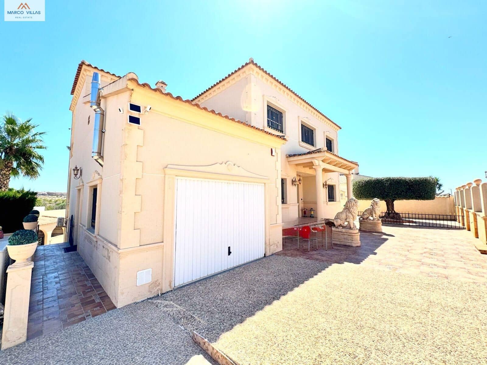 8 Zimmer Villa zu verkaufen in San Fulgencio mit Pool Garage - 950.000 € (Ref: 9236889)