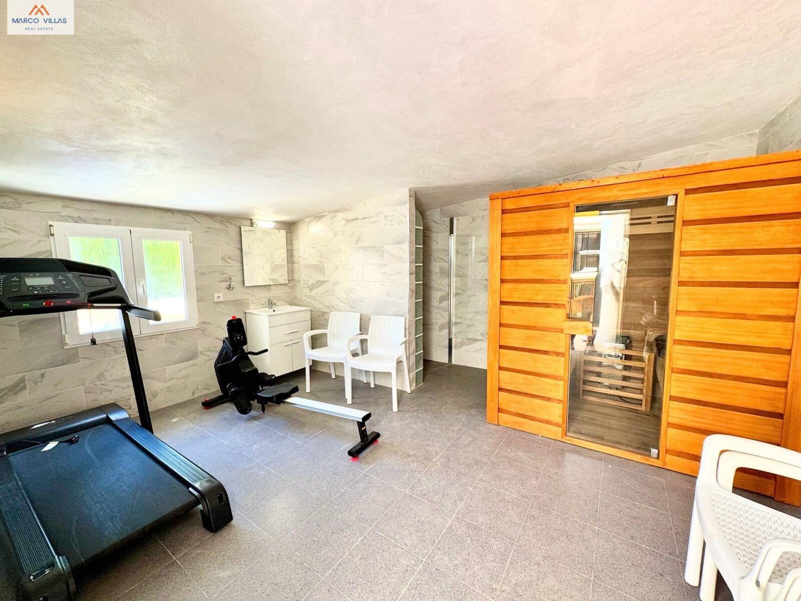 8 Zimmer Villa zu verkaufen in San Fulgencio mit Pool Garage - 950.000 € (Ref: 9236889)