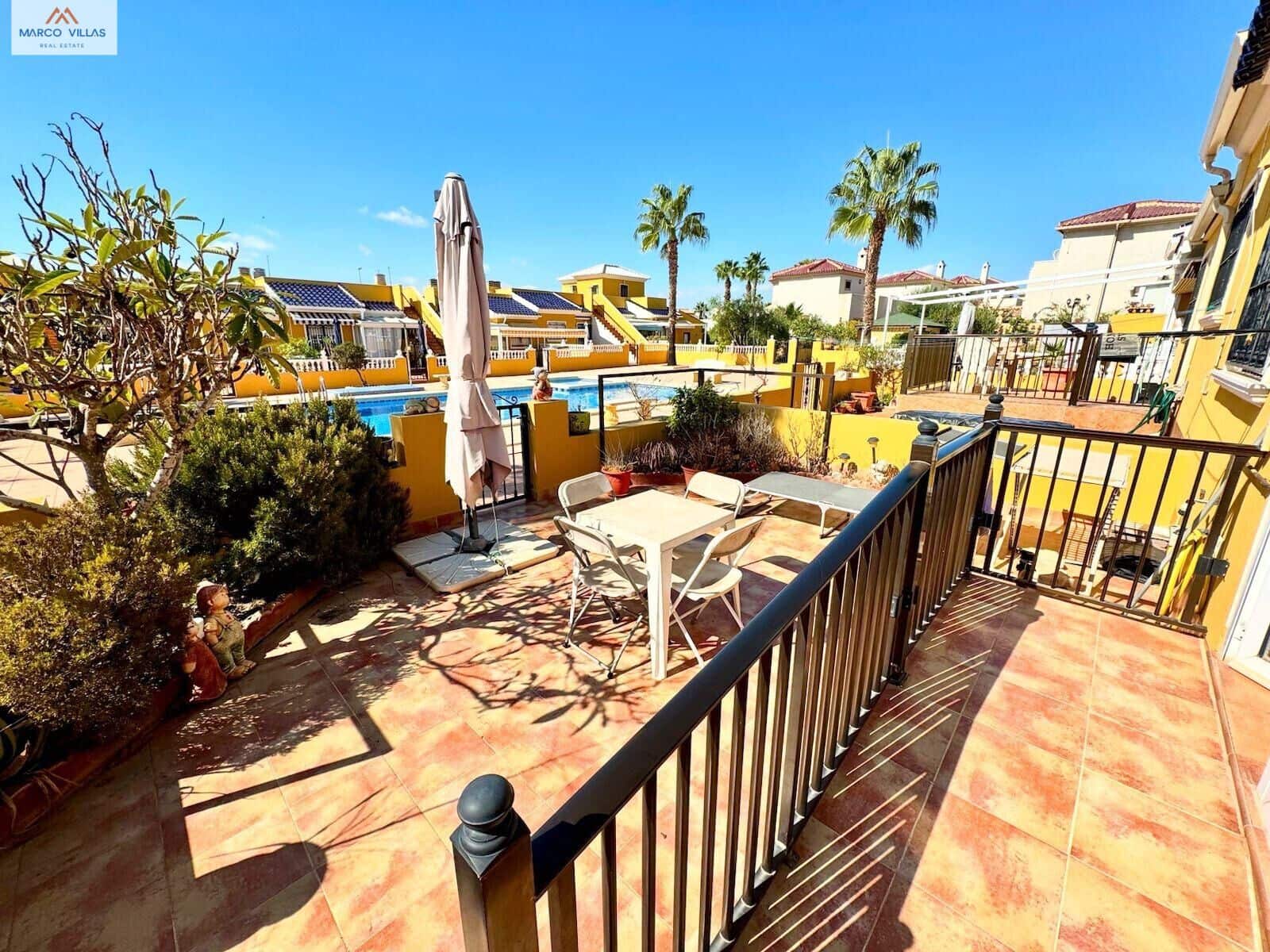 2 slaapkamer Rijtjeshuis te koop in San Fulgencio met zwembad - € 170.000 (Ref: 9291545)