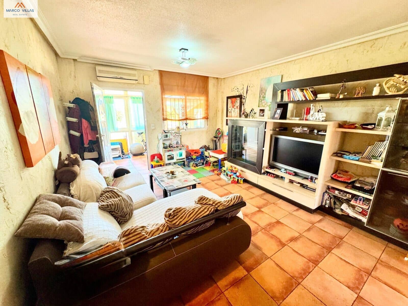 2 slaapkamer Rijtjeshuis te koop in San Fulgencio met zwembad - € 170.000 (Ref: 9291545)