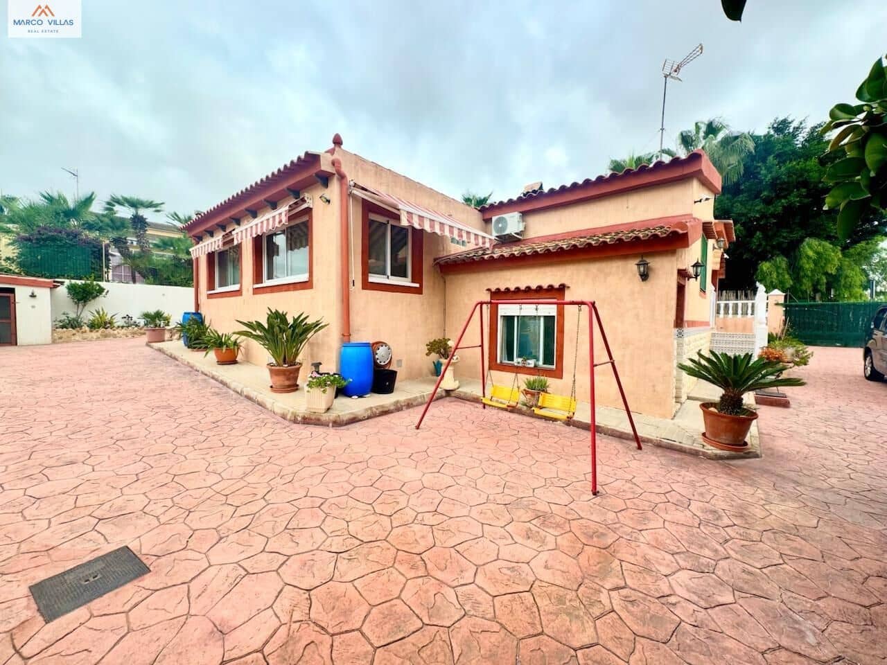 5 bedroom Villa for sale in San Fulgencio with pool garage - € 425,000 (Ref: 9310887)