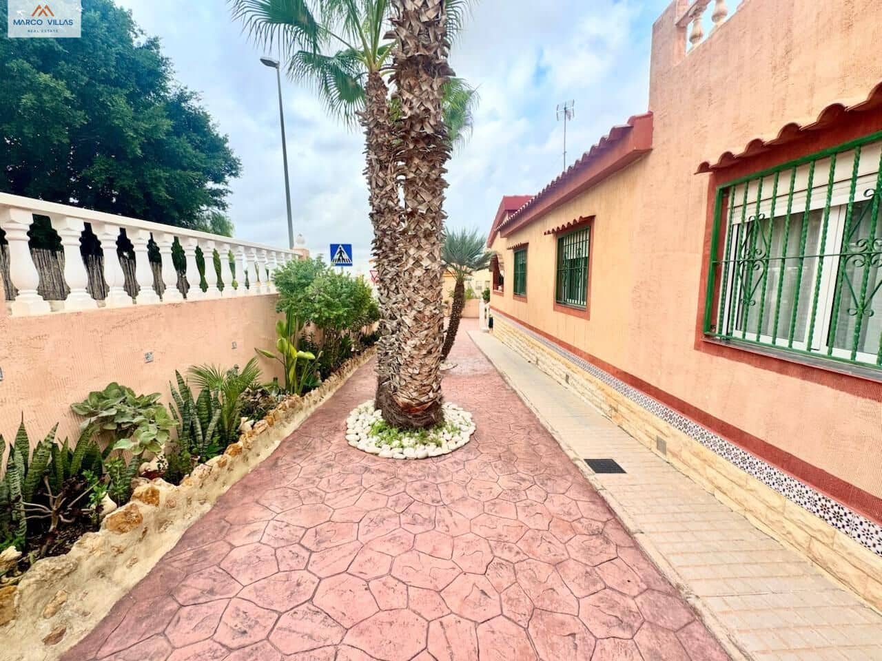 5 bedroom Villa for sale in San Fulgencio with pool garage - € 425,000 (Ref: 9310887)