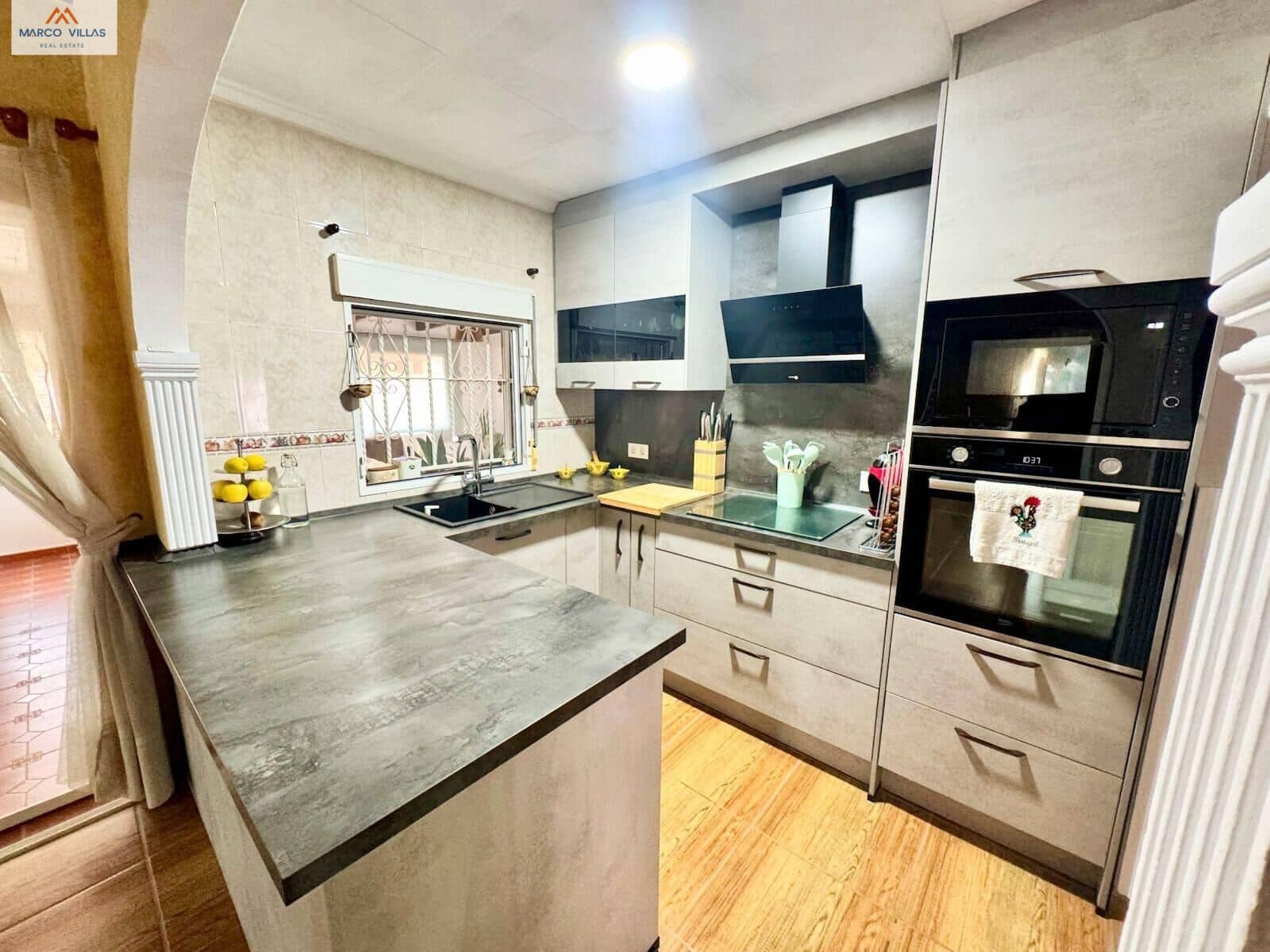 5 bedroom Villa for sale in San Fulgencio with pool garage - € 425,000 (Ref: 9310887)